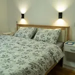 Two-bedroom Near Center With Private Parking * 스코페