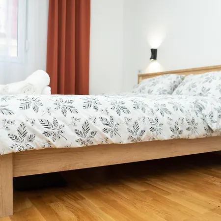 Two-bedroom Near Center With Private Parking Apartament Skopje