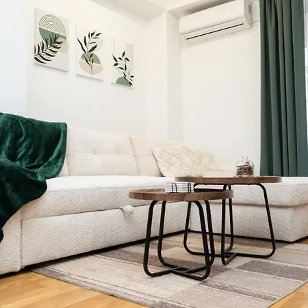 Two-bedroom Near Center With Private Parking Apartament Skopje