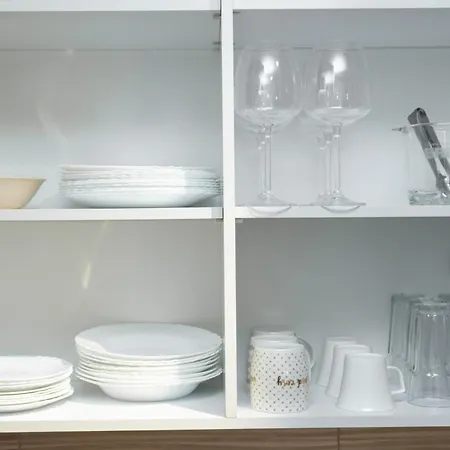 Appartement Two-bedroom Near Center With Private Parking