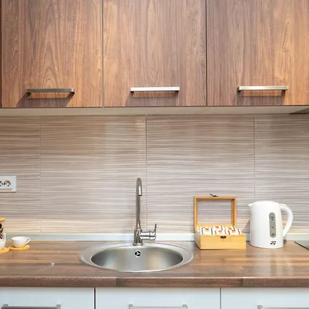 Two-bedroom Near Center With Private Parking Appartement Skopje