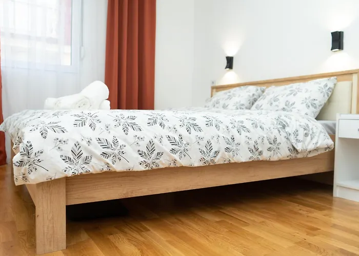 Two-bedroom Near Center With Private Parking Apartament Skopje