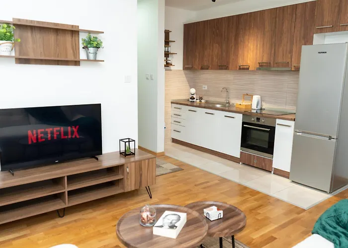 Apartament Two-bedroom Near Center With Private Parking Skopje