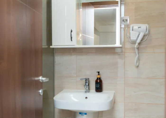 Apartament Two-bedroom Near Center With Private Parking *