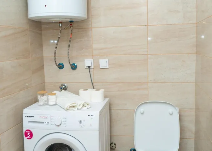 Apartament Two-bedroom Near Center With Private Parking *